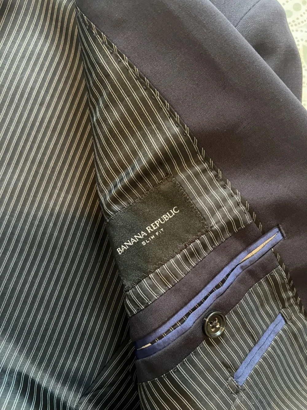 Banana republic 2-piece slim fit suit 38R